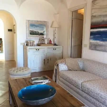 Hébergement de vacances Elegant House With Magnificent View Of The Harbor Porto Cervo