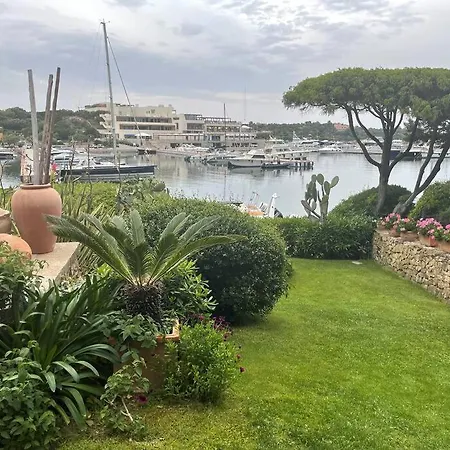 Hébergement de vacances Elegant House With Magnificent View Of The Harbor *