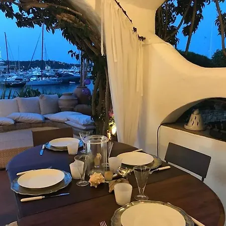 Hébergement de vacances Elegant House With Magnificent View Of The Harbor Porto Cervo